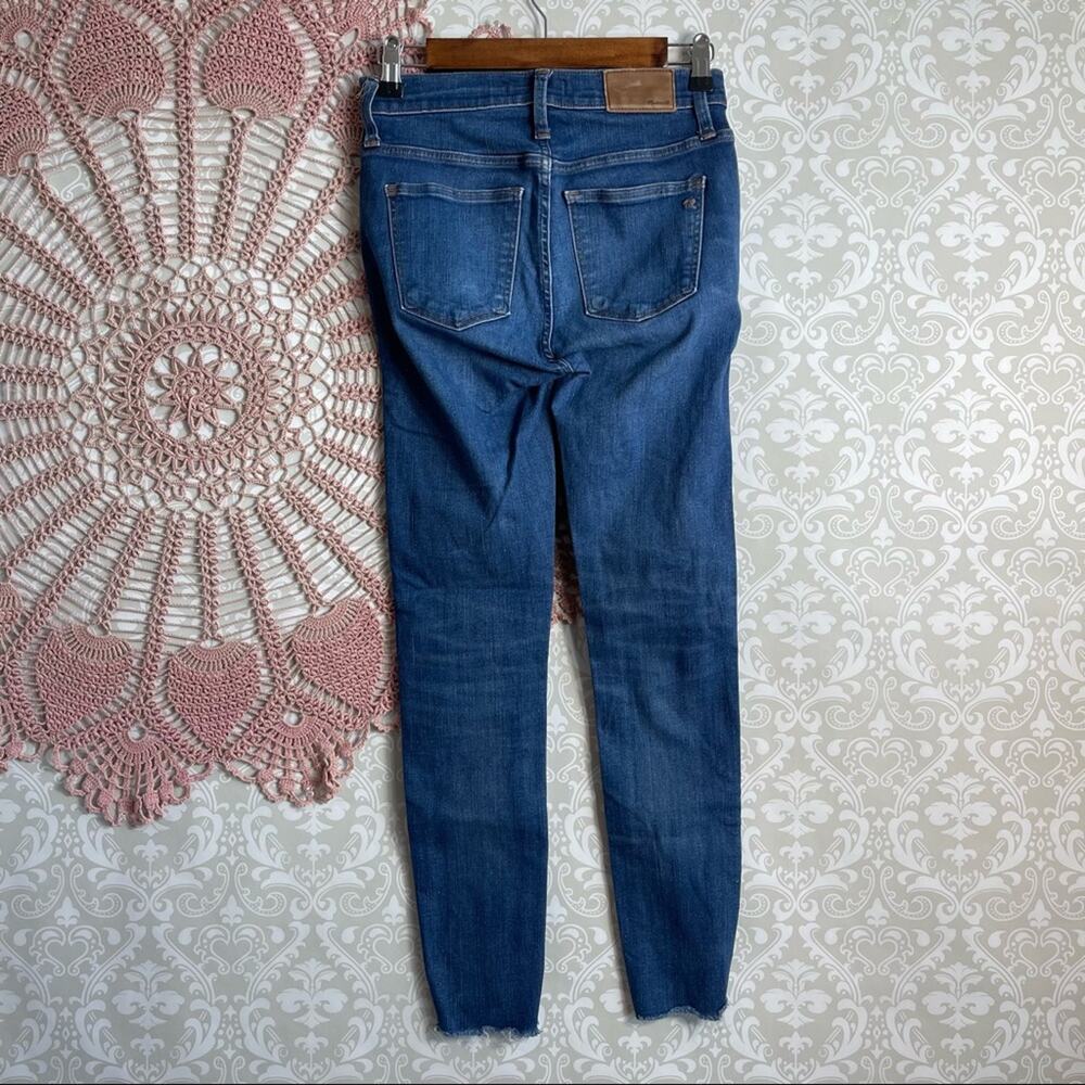 5/$30 Madewell 9” High Rise Frayed Hem Skinny Jeans Style J6515 25 - Picture 4 of 8